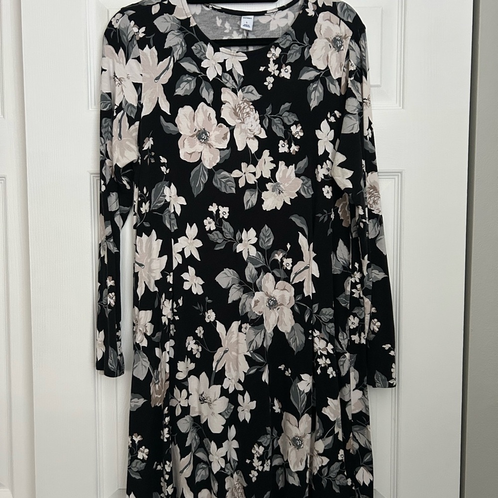 Old Navy Black and Cream Floral Long Sleeve Dress
